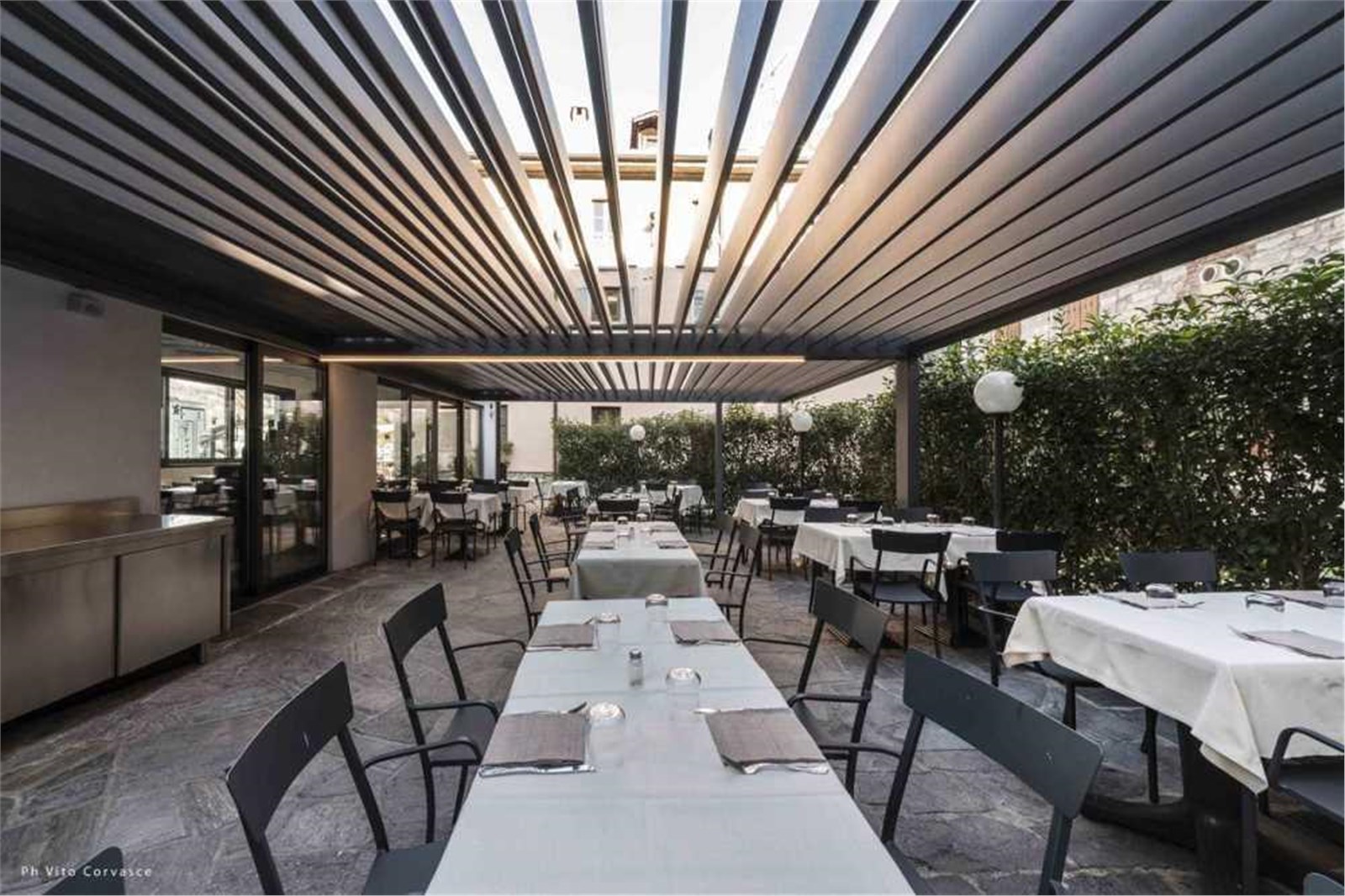 Hai un ristorante? Ti svelo come avere tanti posti in più con una pergola bioclimatica